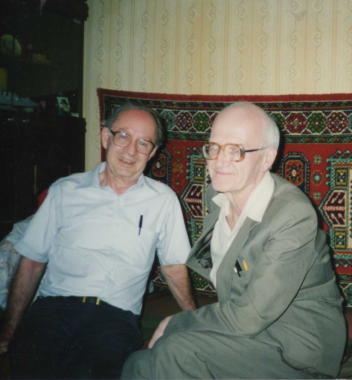 Дж. Бейли и М.Л. Гаспаров в 1995 г.